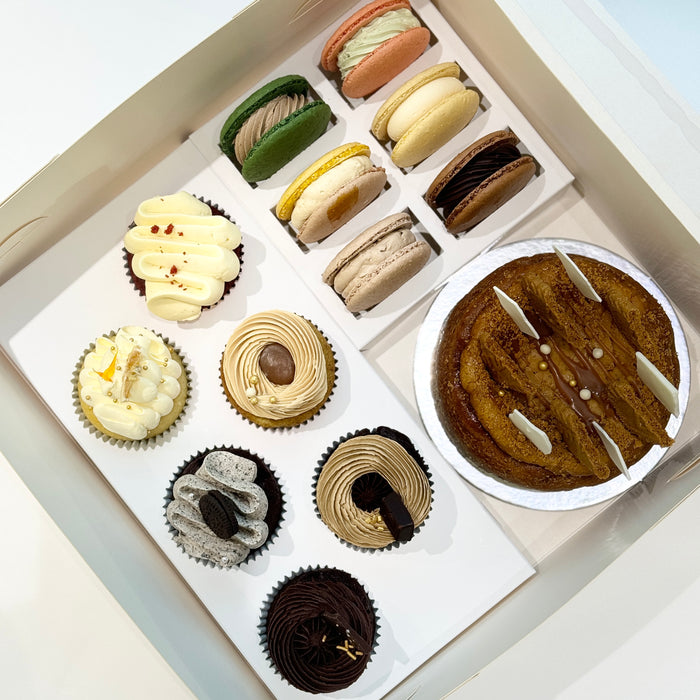 [ALL-TREATS-BOX] 5" BAKED CHEESECAKE x 6 CUPCAKES x 6 MACARONS