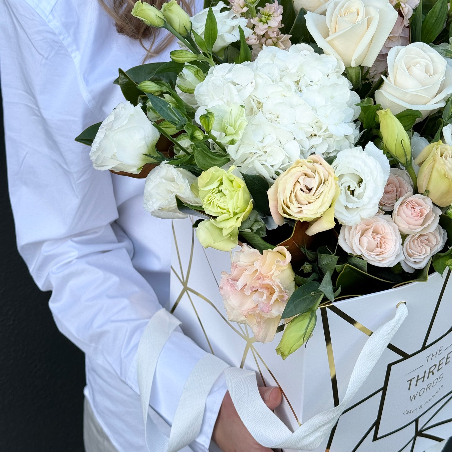 FLORISTS DESIGN COLOURS IN LUX BAG