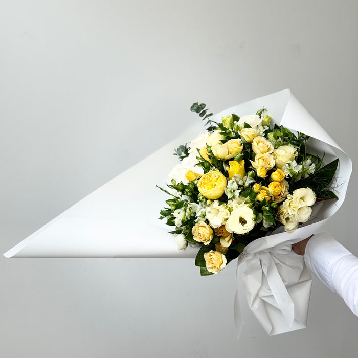 [TODAY] PEACHY & YELLOWY COLOURS BOUQUET