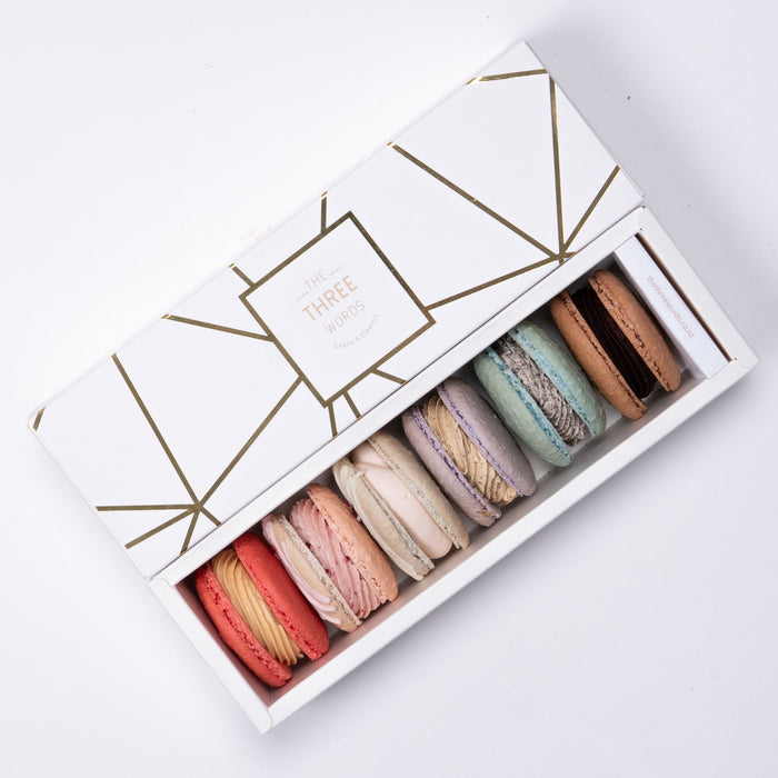 MACARONS IN LADY'S FAVOURITE